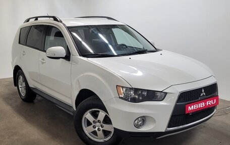 Mitsubishi Outlander III рестайлинг 3, 2012 год, 1 170 000 рублей, 2 фотография
