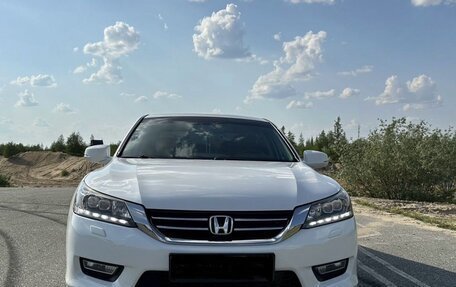Honda Accord IX рестайлинг, 2013 год, 1 740 000 рублей, 2 фотография