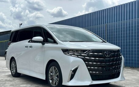 Toyota Alphard, 2024 год, 6 300 000 рублей, 3 фотография