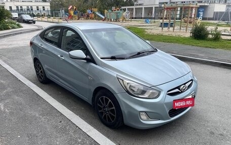 Hyundai Solaris II рестайлинг, 2011 год, 850 000 рублей, 2 фотография