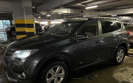 Toyota RAV4, 2014 год, 2 400 000 рублей, 2 фотография