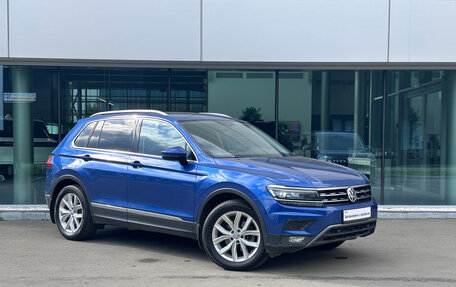 Volkswagen Tiguan II, 2018 год, 1 990 000 рублей, 3 фотография