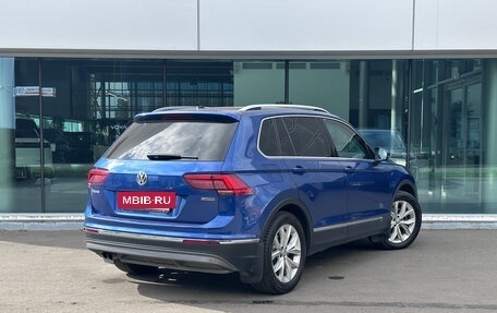 Volkswagen Tiguan II, 2018 год, 1 990 000 рублей, 5 фотография