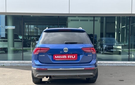 Volkswagen Tiguan II, 2018 год, 1 990 000 рублей, 6 фотография