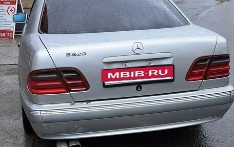 Mercedes-Benz E-Класс, 1998 год, 465 000 рублей, 2 фотография