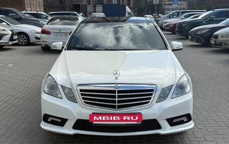 Mercedes-Benz E-Класс, 2011 год, 1 550 000 рублей, 2 фотография