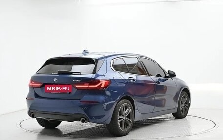 BMW 1 серия, 2020 год, 2 250 000 рублей, 3 фотография