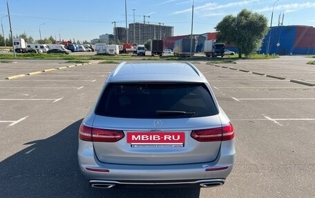 Mercedes-Benz E-Класс, 2021 год, 3 900 000 рублей, 5 фотография