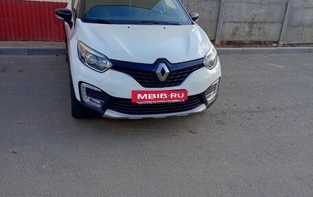 Renault Kaptur I рестайлинг, 2016 год, 1 380 000 рублей, 2 фотография