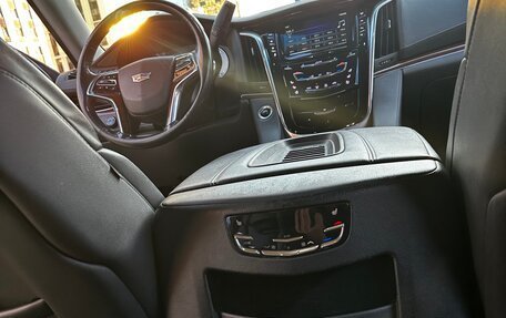 Cadillac Escalade IV, 2019 год, 6 400 000 рублей, 3 фотография