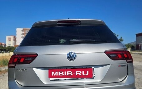 Volkswagen Tiguan II, 2020 год, 2 400 000 рублей, 3 фотография