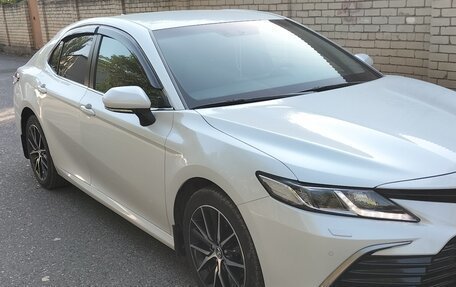 Toyota Camry, 2021 год, 3 450 000 рублей, 2 фотография