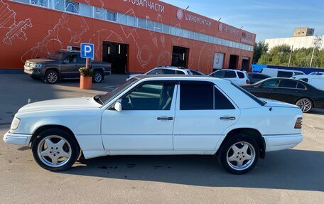 Mercedes-Benz E-Класс, 1994 год, 180 000 рублей, 3 фотография