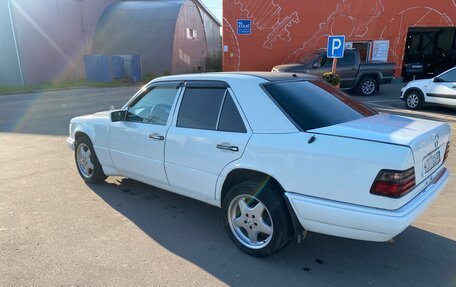 Mercedes-Benz E-Класс, 1994 год, 180 000 рублей, 4 фотография