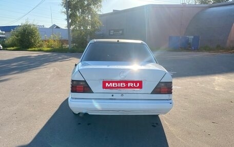 Mercedes-Benz E-Класс, 1994 год, 180 000 рублей, 5 фотография