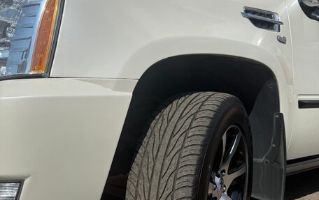 Cadillac Escalade III, 2010 год, 2 750 000 рублей, 2 фотография