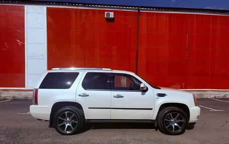 Cadillac Escalade III, 2010 год, 2 750 000 рублей, 4 фотография