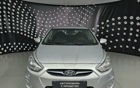 Hyundai Solaris II рестайлинг, 2011 год, 880 000 рублей, 2 фотография