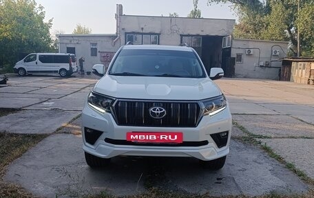 Toyota Land Cruiser Prado 150 рестайлинг 2, 2022 год, 6 900 000 рублей, 5 фотография