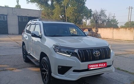 Toyota Land Cruiser Prado 150 рестайлинг 2, 2022 год, 6 900 000 рублей, 4 фотография