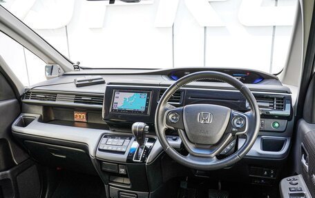 Honda Stepwgn IV, 2015 год, 1 785 000 рублей, 6 фотография