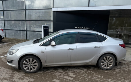 Opel Astra J, 2014 год, 969 000 рублей, 2 фотография