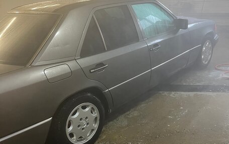 Mercedes-Benz W124, 1988 год, 320 000 рублей, 5 фотография
