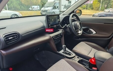 Toyota Yaris Cross, 2021 год, 2 350 000 рублей, 7 фотография