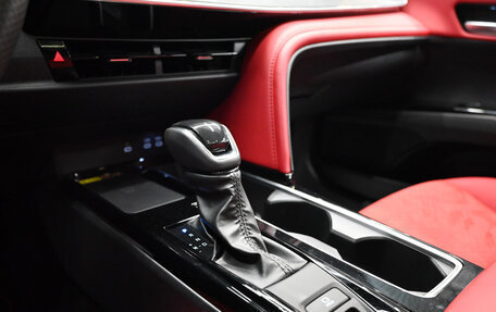 Toyota Camry, 2024 год, 3 990 000 рублей, 19 фотография