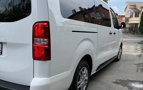 Peugeot Traveller I, 2021 год, 3 300 000 рублей, 2 фотография