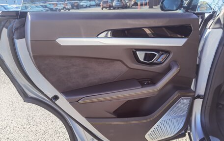 Lamborghini Urus I, 2020 год, 21 000 000 рублей, 25 фотография