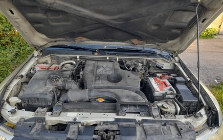 Mitsubishi Pajero IV, 2008 год, 1 100 000 рублей, 18 фотография