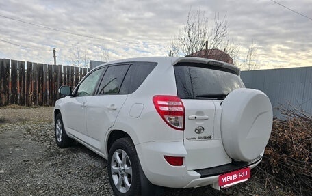 Toyota RAV4, 2011 год, 2 250 000 рублей, 4 фотография