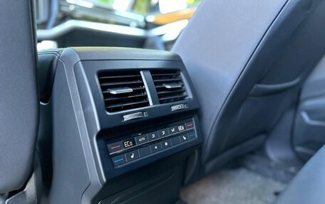 Volkswagen Touareg III, 2018 год, 4 899 999 рублей, 18 фотография