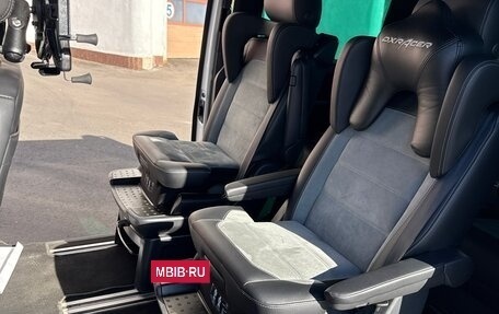 Volkswagen Multivan T6 рестайлинг, 2020 год, 6 500 000 рублей, 12 фотография