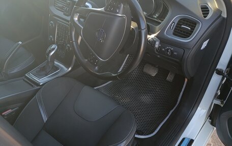 Volvo V40 II рестайлинг, 2015 год, 1 250 000 рублей, 13 фотография