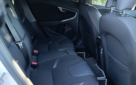 Volvo V40 II рестайлинг, 2015 год, 1 250 000 рублей, 18 фотография