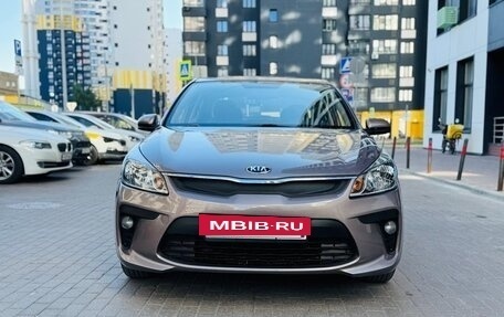 KIA Rio IV, 2018 год, 997 000 рублей, 2 фотография