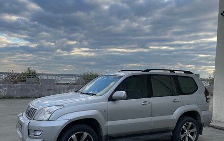 Toyota Land Cruiser Prado 120 рестайлинг, 2006 год, 2 500 000 рублей, 1 фотография