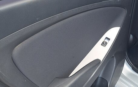 Hyundai Solaris II рестайлинг, 2015 год, 1 100 000 рублей, 7 фотография