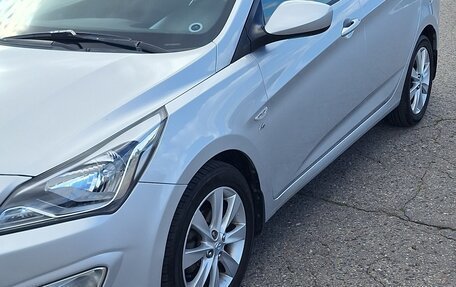 Hyundai Solaris II рестайлинг, 2015 год, 1 100 000 рублей, 3 фотография