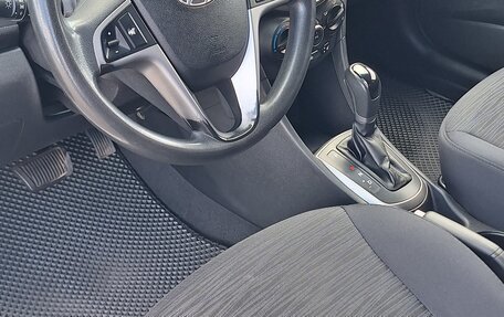 Hyundai Solaris II рестайлинг, 2015 год, 1 100 000 рублей, 9 фотография