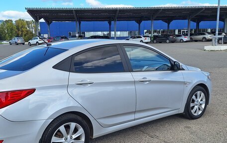 Hyundai Solaris II рестайлинг, 2015 год, 1 100 000 рублей, 18 фотография