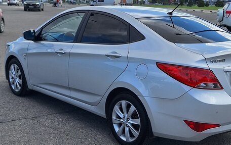 Hyundai Solaris II рестайлинг, 2015 год, 1 100 000 рублей, 21 фотография