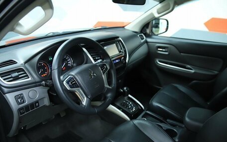 Mitsubishi L200 IV рестайлинг, 2018 год, 2 450 000 рублей, 10 фотография