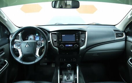 Mitsubishi L200 IV рестайлинг, 2018 год, 2 450 000 рублей, 15 фотография