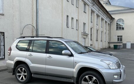 Toyota Land Cruiser Prado 120 рестайлинг, 2006 год, 2 500 000 рублей, 2 фотография