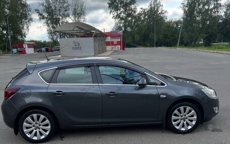 Opel Astra J, 2011 год, 670 000 рублей, 6 фотография