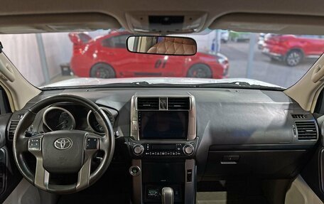 Toyota Land Cruiser Prado 150 рестайлинг 2, 2011 год, 2 349 000 рублей, 11 фотография