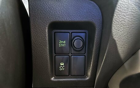 Toyota Land Cruiser Prado 150 рестайлинг 2, 2011 год, 2 349 000 рублей, 21 фотография